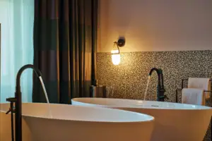 Bath with running water
