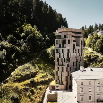 Das Gebäude vom Badeschloss – Urban Nature Bad Gastein